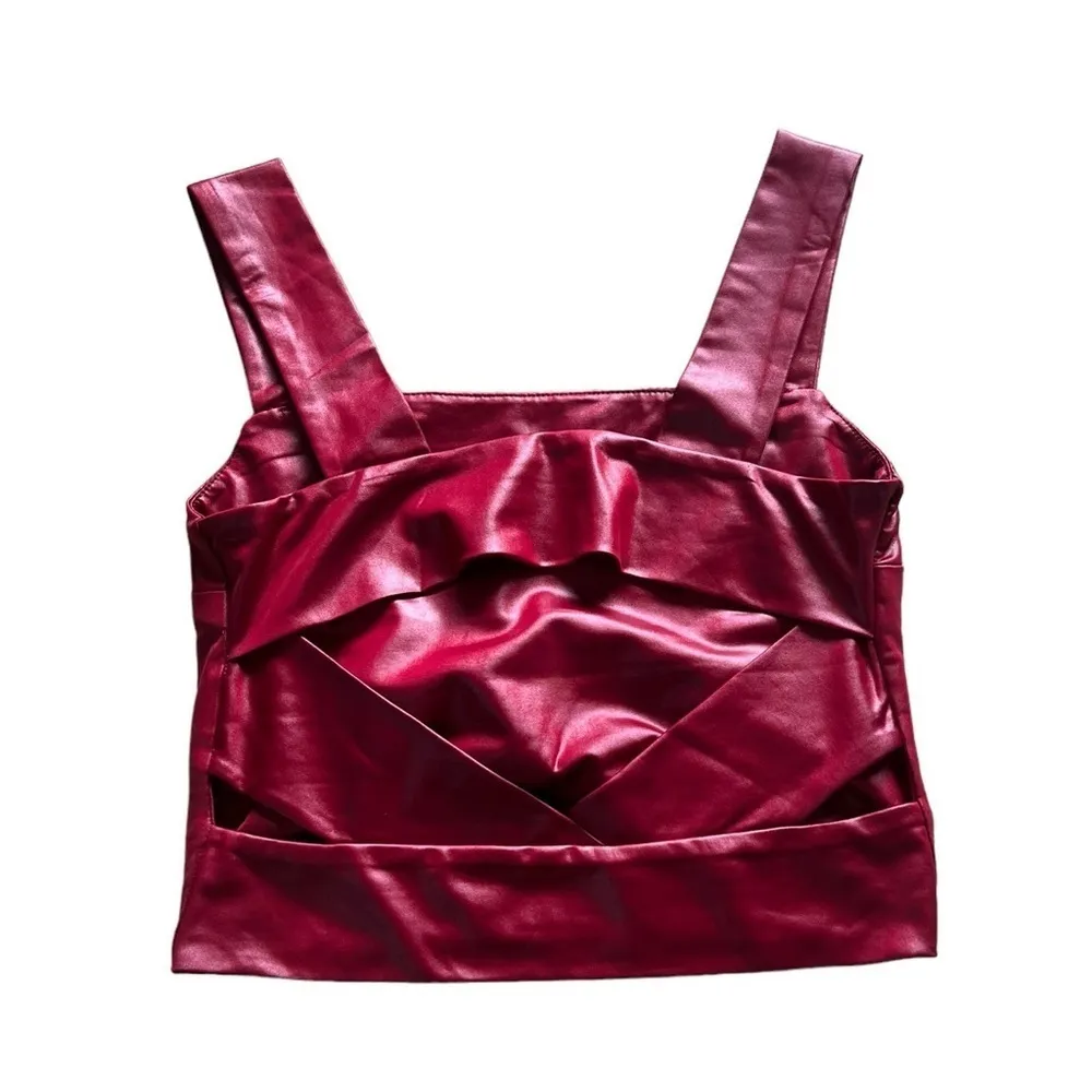 Illa Illa Metallic Red Open Back Cropped Tank Top Small - Image 2