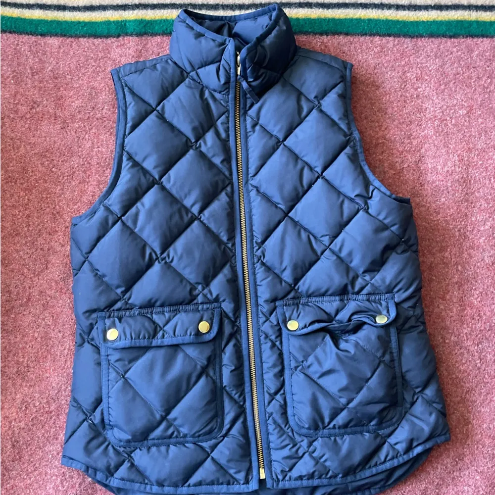 J. Crew Excursion Vest navy quilted vest size small - Image 3