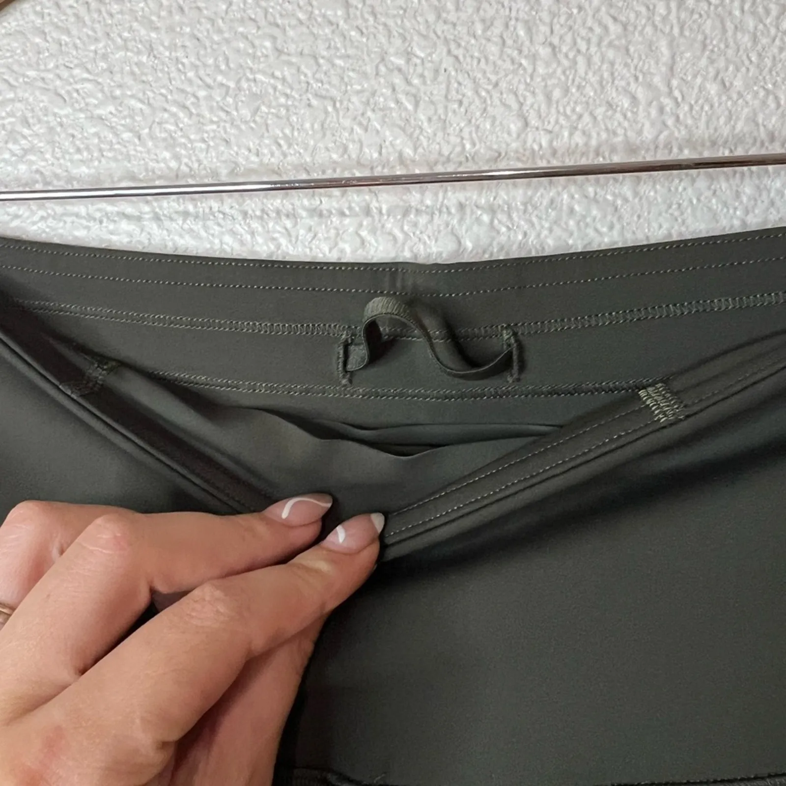 Lululemon Base Pace High-Rise Crop Leggings 23" in dark olive green Size 12 - Image 6