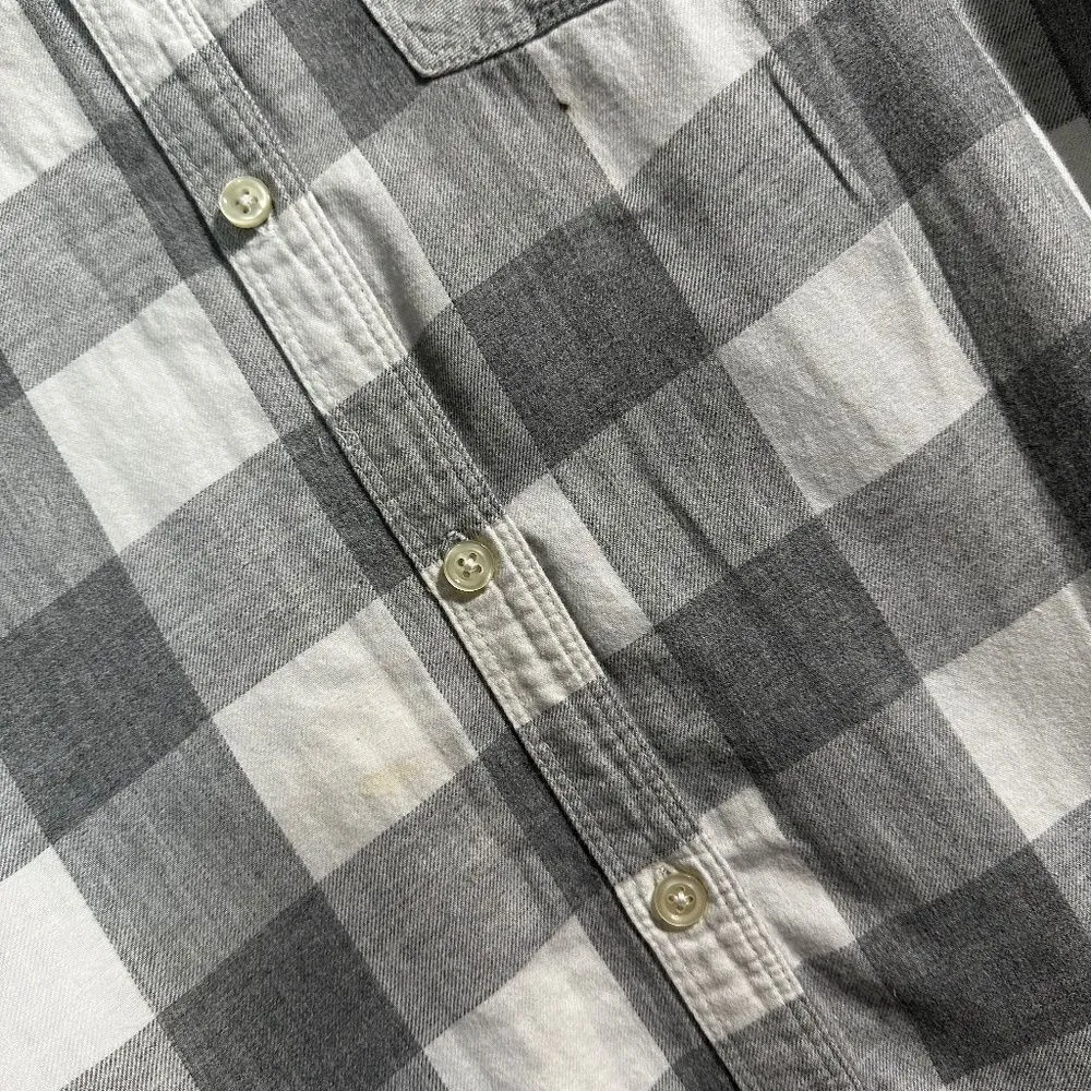 Old Navy , Medium Plaided flannel - Image 8