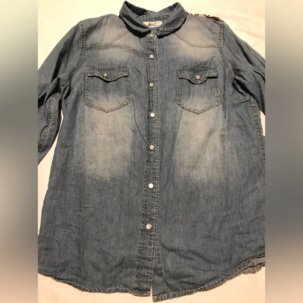 INSO Women’s Long Sleeve Button Down Denim Boho Shirt Size M Size M - Image 5