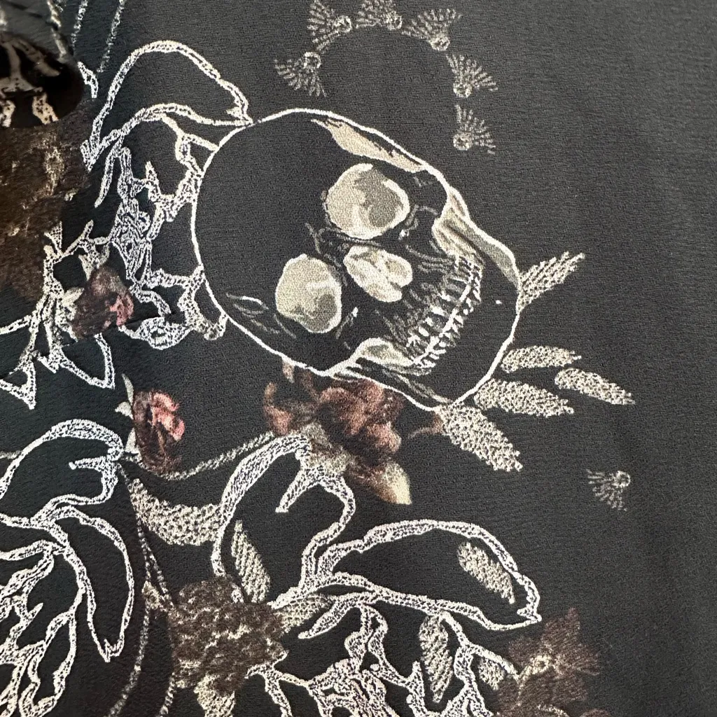 Torrid RARE Skull & Floral Semi Sheer V-Neck Goth Punk Blouse Plus Size 2X - Image 4