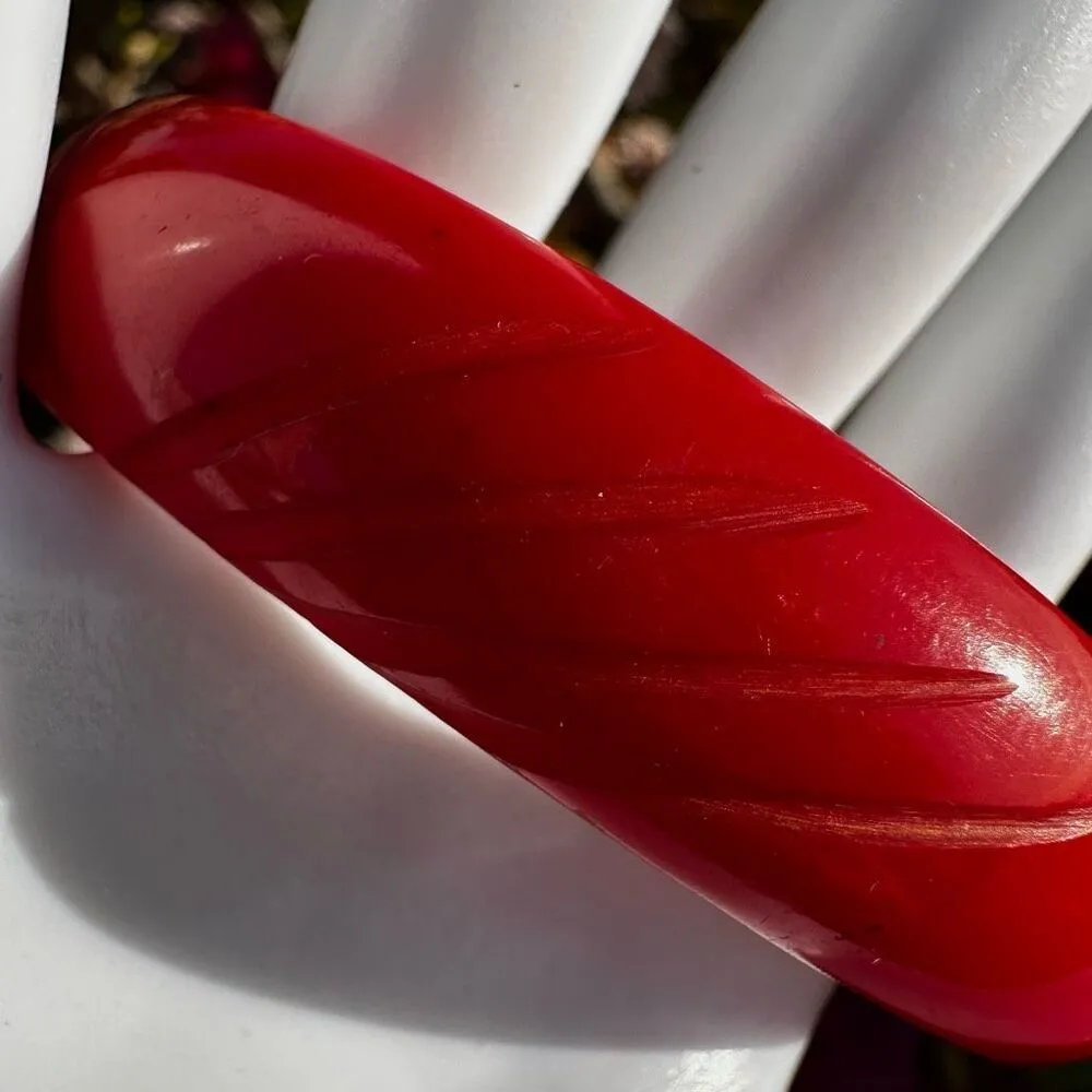 Bakelite Sweet Cherry Red Vintage Carved Bangle Bracelet - Image 4