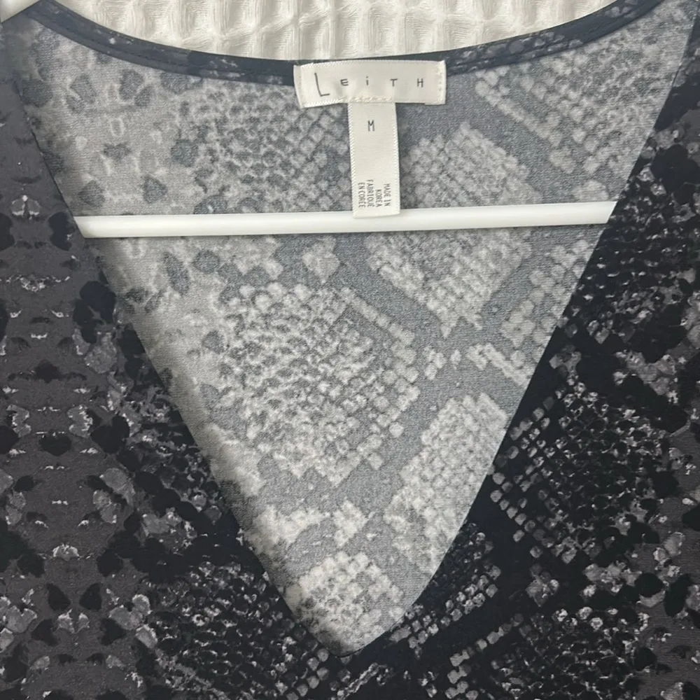 Leith Black Gray Snake Print Long Sleeve Bodysuit Medium - Image 8