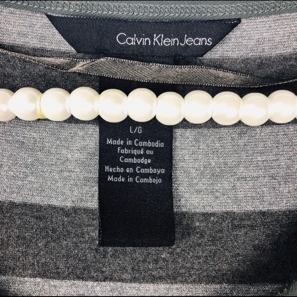 Calvin Klein Jeans | Gray and Red Blouse - Image 3