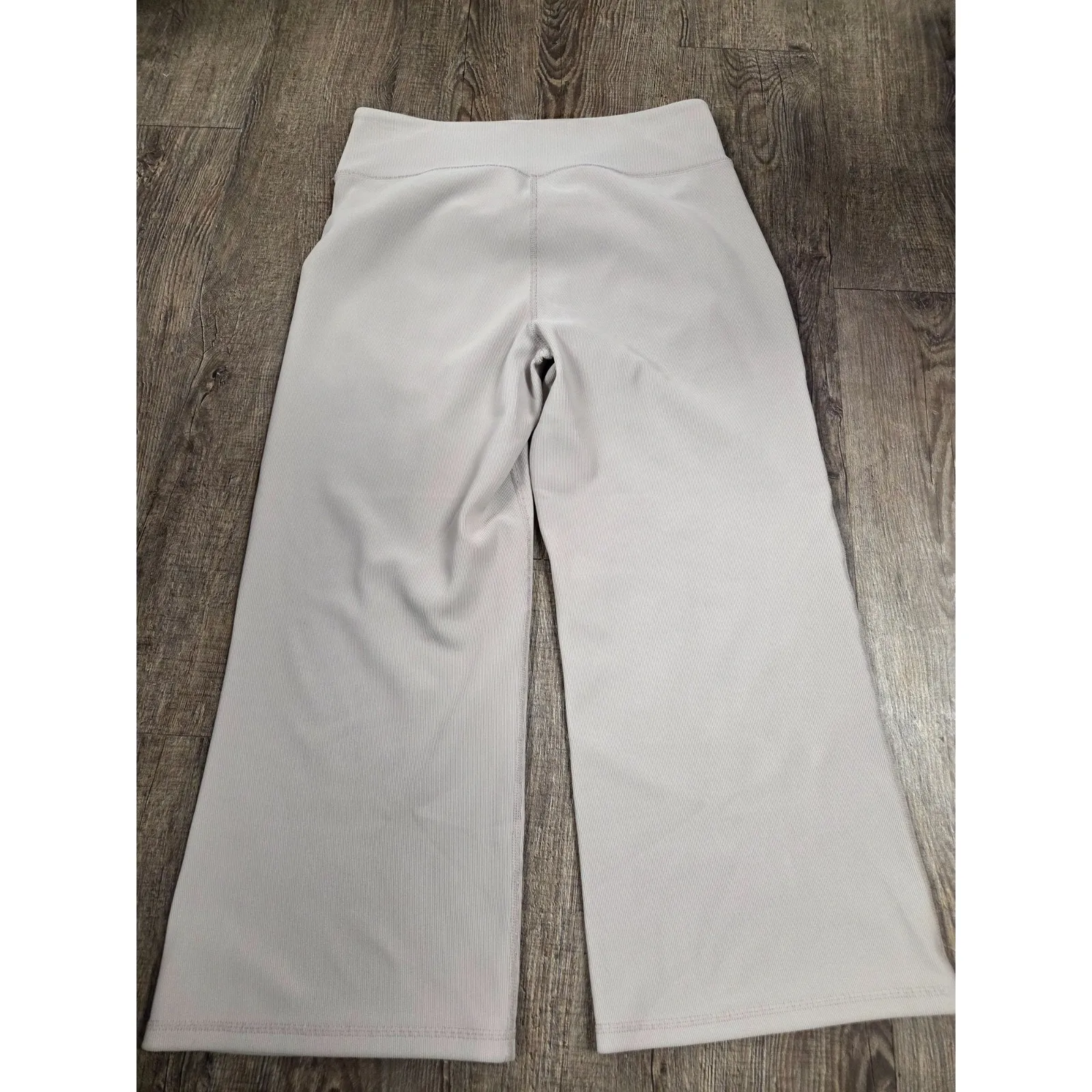 Move Theology Ribbed Wide Leg Cropped Yoga Athletic Pants Beige/Gray Large - Image 5