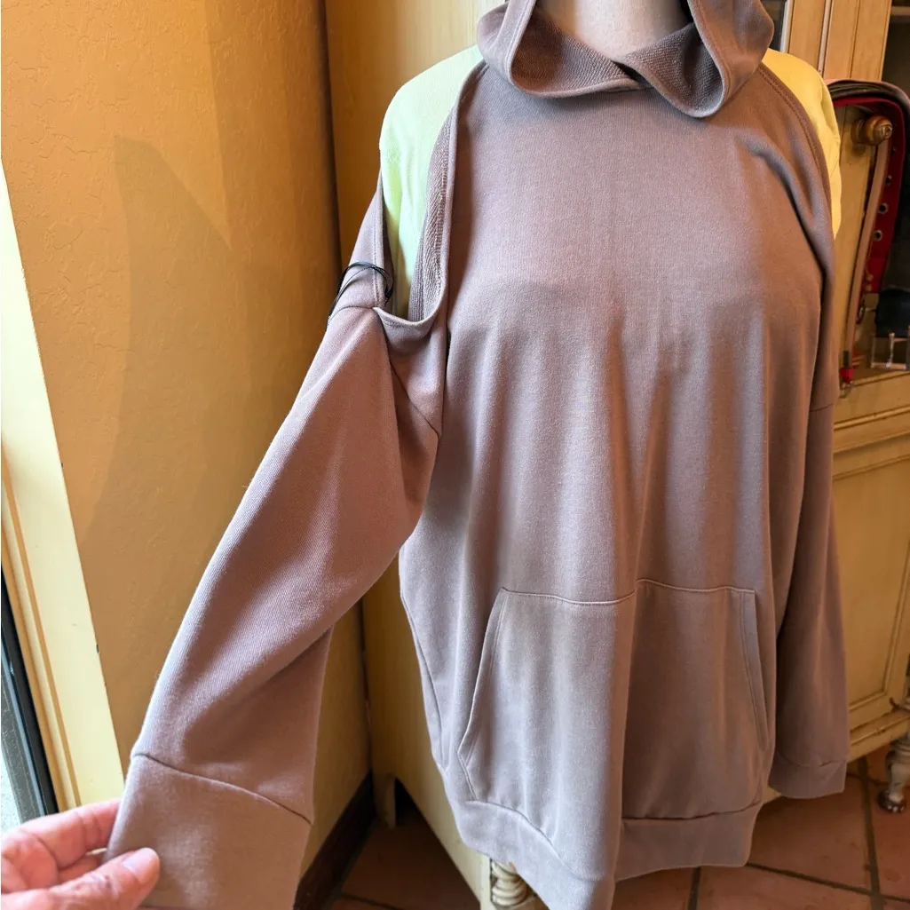 Forever 21 Tan Knit hoodie - Image 2