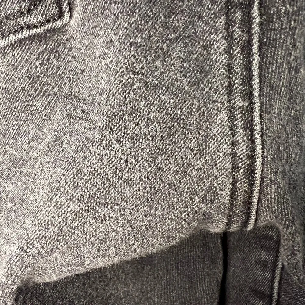 Good American  Women's Distressed Black Cropped Jeans Size 10 - Image 5