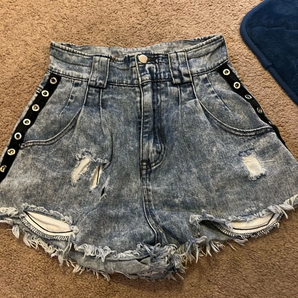 Hayden small jean shorts - Image 2