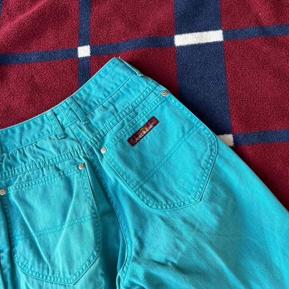 Vintage Jordache electric blue high waisted tapered jeans
Women’s 26 - Image 3