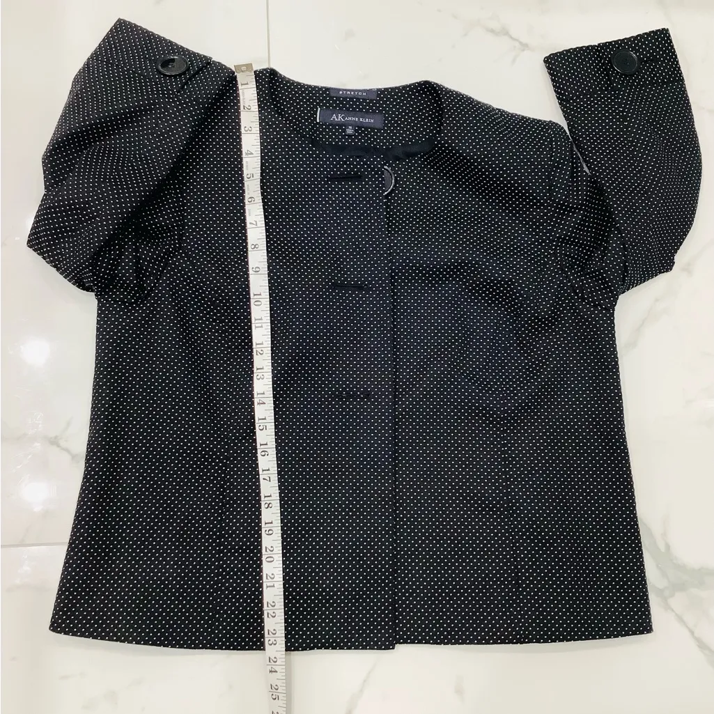 The most ATTRACTIVE &CUTE jacket 🖤🤍🖤🤍🖤 - Image 6