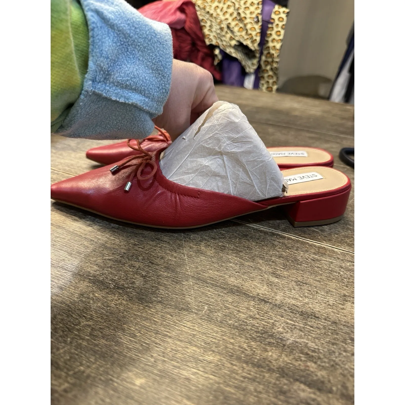 Steve Madden Lorrin Red Leather Bow Pointed-Toe Mules - Image 7