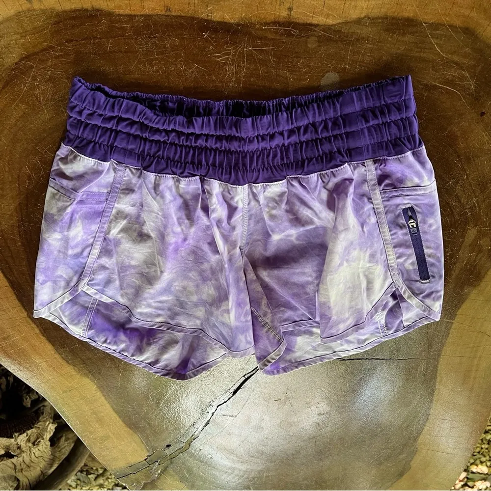 Lululemon Tracker Short II *2-way Stretch Spray Dye Cool Breeze Bruised Berry 8 - Image 3