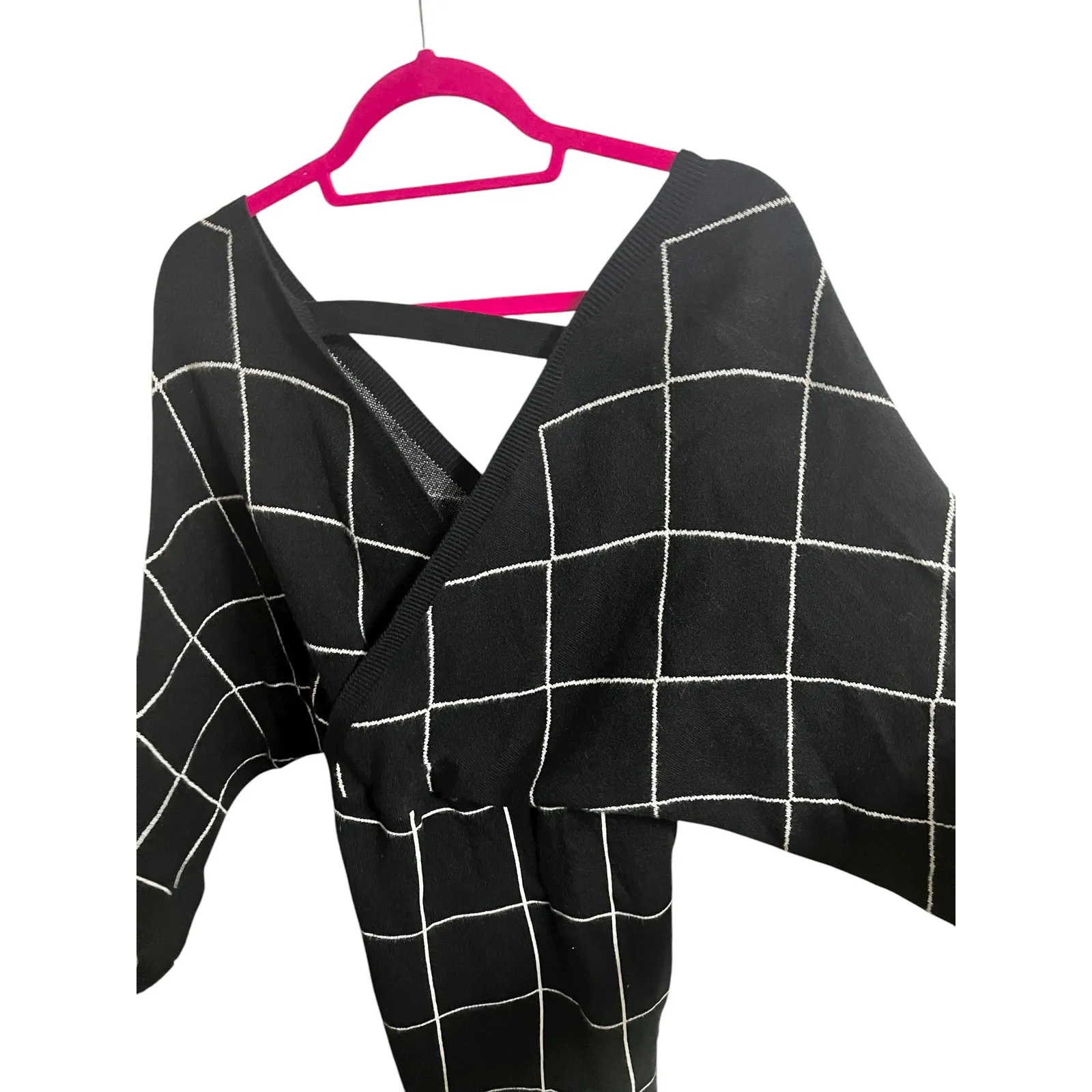 Zonsaoja Sweater Dress M Black White Mini VNeck Windowpane Plaid Holiday Batwing Size M - Image 5