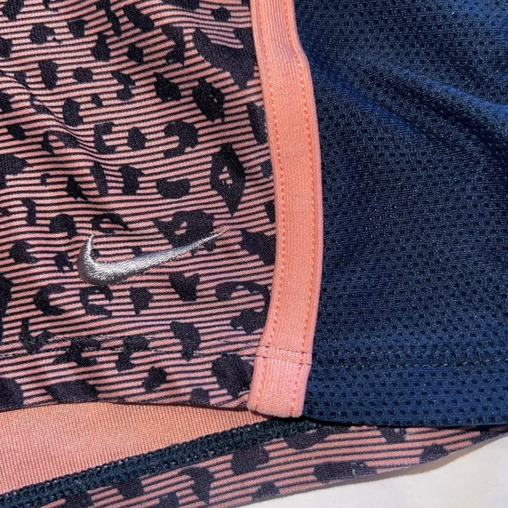 Nike Shorts Womens XS Leopard Animal Print Mini Activewear Athletic Performance - Image 3