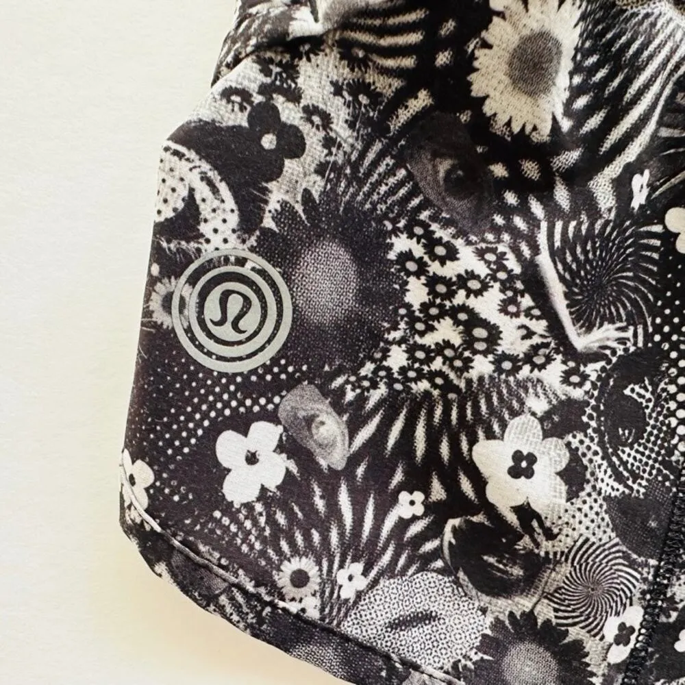 Lululemon Speed Short Size 6 Seawheeze 2017 SE* Counter Culture White Black - Image 4