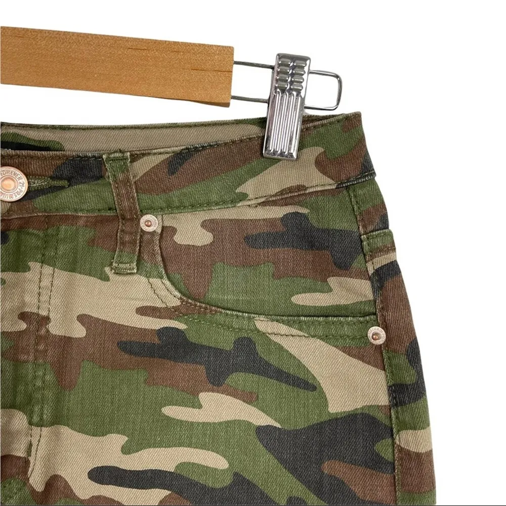 Forever 21 Camo Denim Mini frayed hem Skirt Medium - Image 10