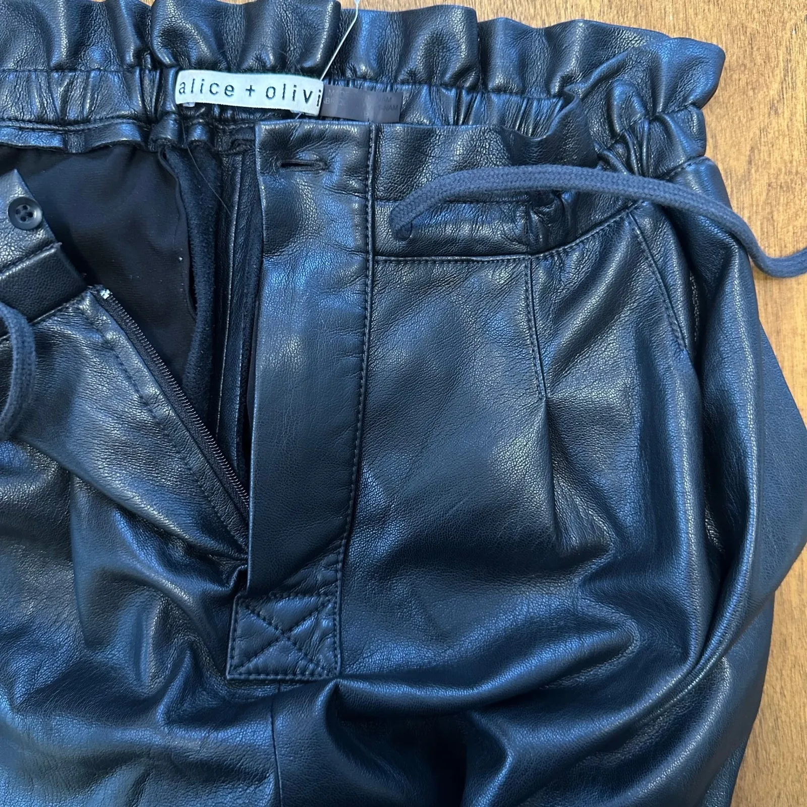 Alice + Olivia Womens Black Faux Leather Ankle Trousers Pants XS Pockets Pleated - Image 9