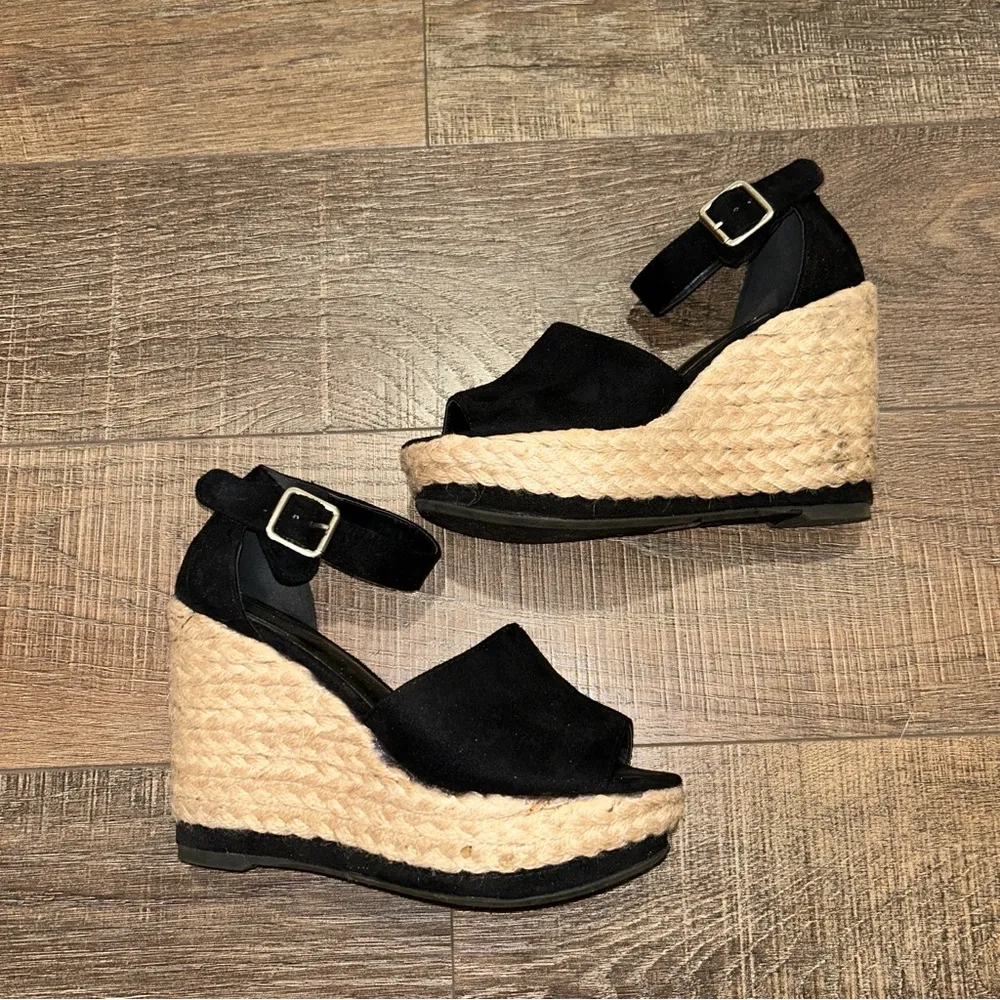 Wild Diva  Black/Tan Wedges 7.5 - Image 7