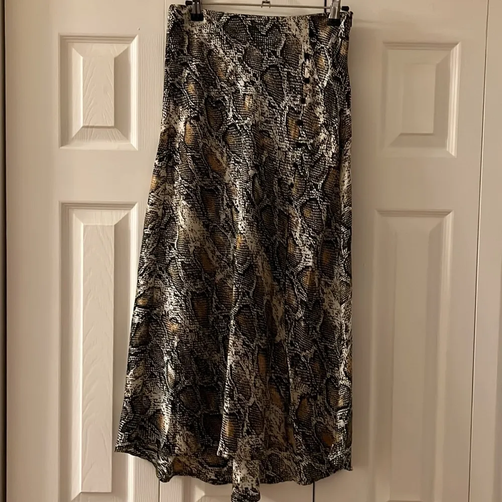 ZARA SNAKESKIN PRINTED MIDI SKIRT - Image 6
