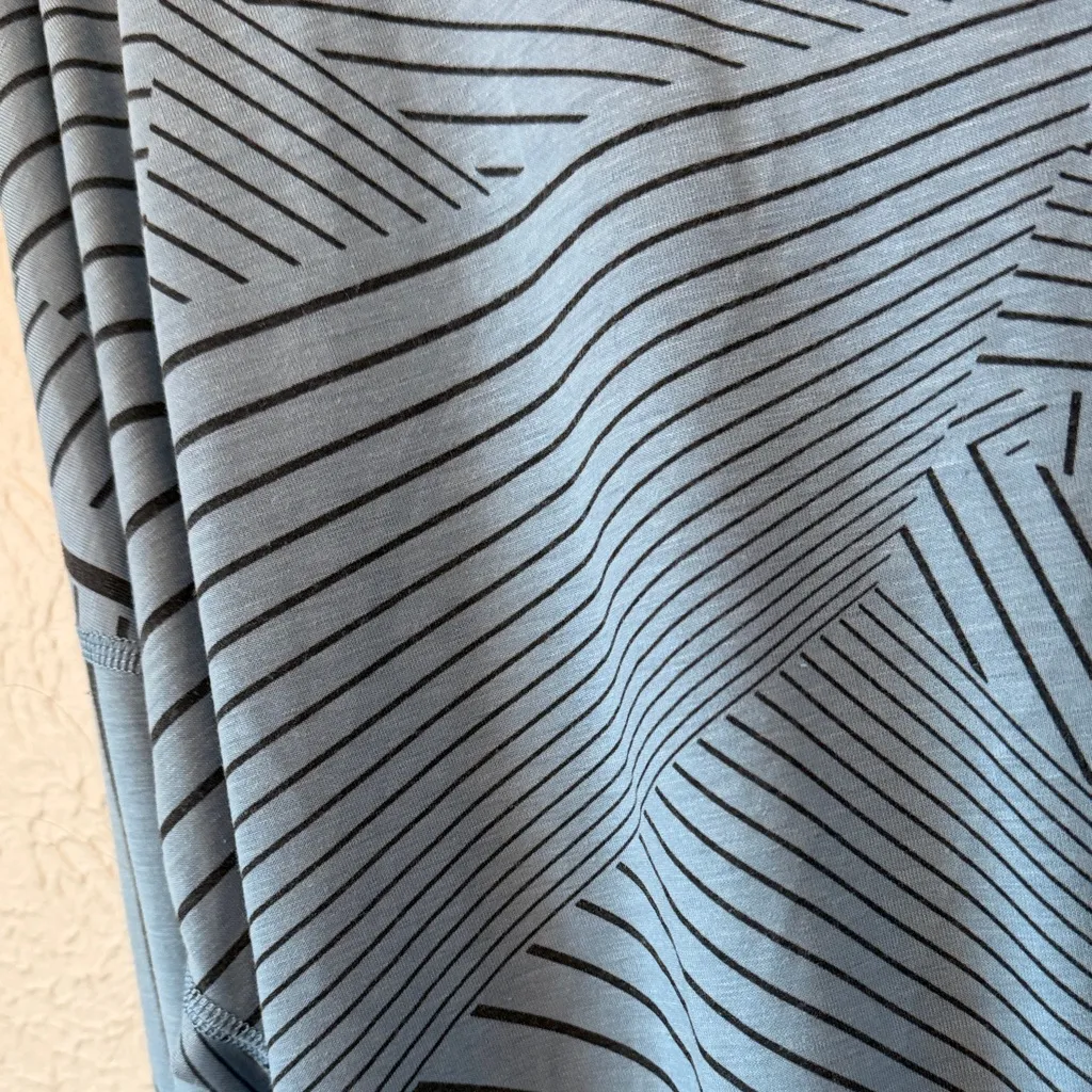 Lucy Geometric Patterned Blue Long Sleeve Top Size M - Image 4