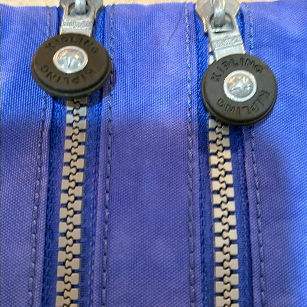 Kipling KEIKO Crossbody Mini Crossbody Bag Blue Adjustable Strap 3 Zip Pockets - Image 5