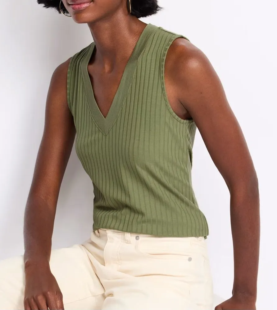 NINE BRITTON Ailee Rib V neck Tank with Side Slits Green Medium NWT STITCH FIX - Image 1