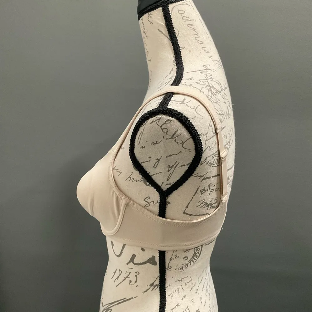 NEW VICTORIAS SECRET NUDE BRA - Image 2