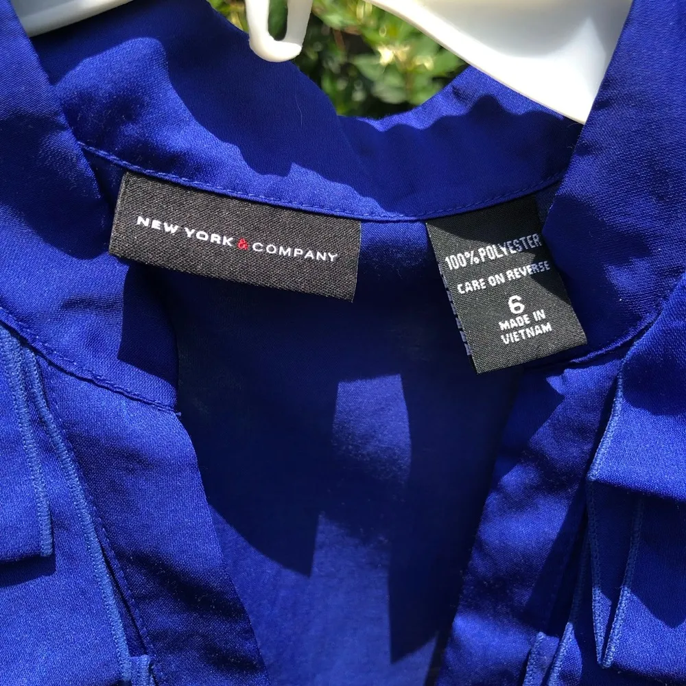 New York & Company Sleeveless Top Cobalt Blue Blouse Size 6 - Image 3
