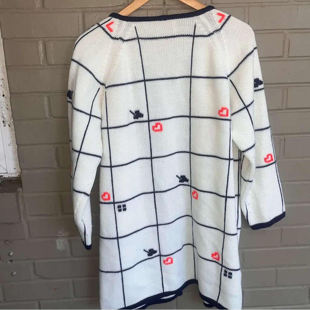 Vintage Playing Card Queen of Hearts Spades Clubs White Cardigan - Image 6