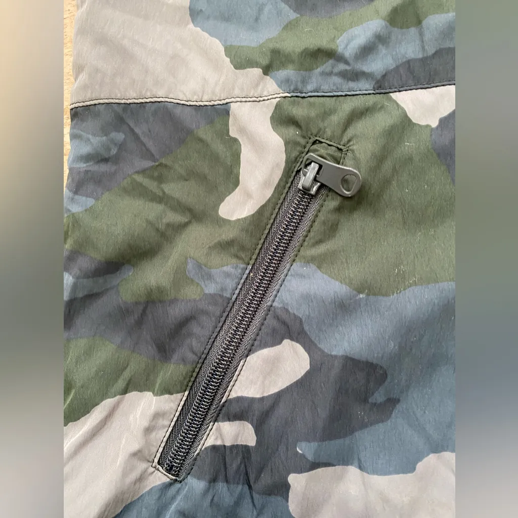 Aerie Offline Women’s Small‎ Lightweight Camo Hooded Full Zip Windbreaker - Image 8