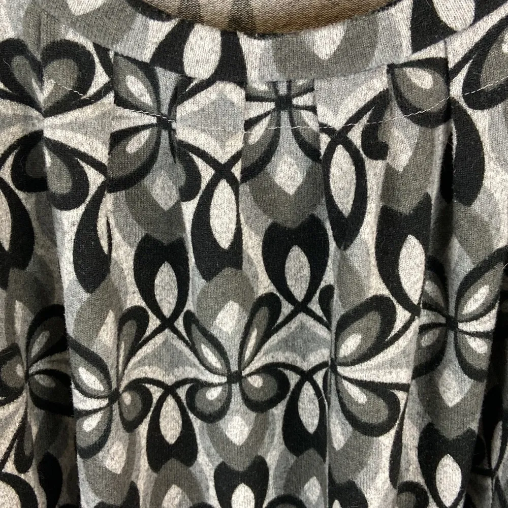 Funky People Black and Gray Floral Elastic Waist Puff Sleeve Top Size XL - Image 7