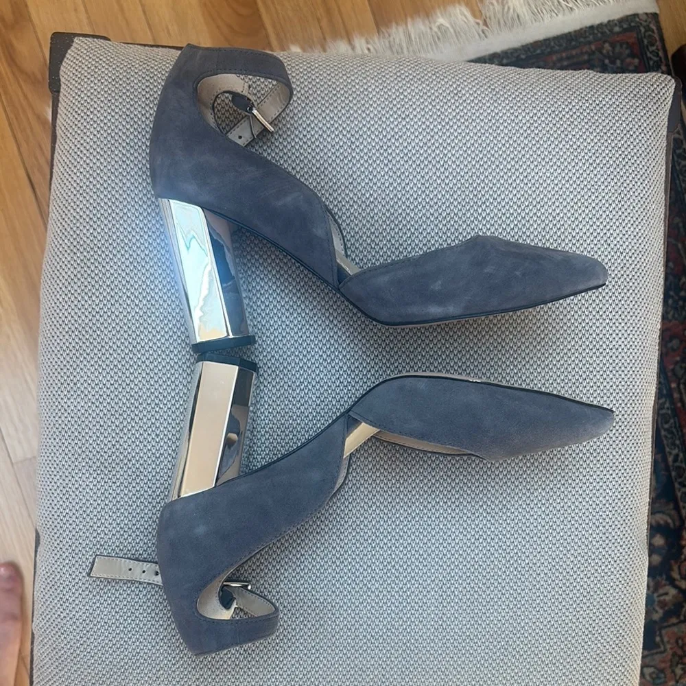 Adrienne Vittadini Gray Suede Heels with Mirror Heel - Image 4