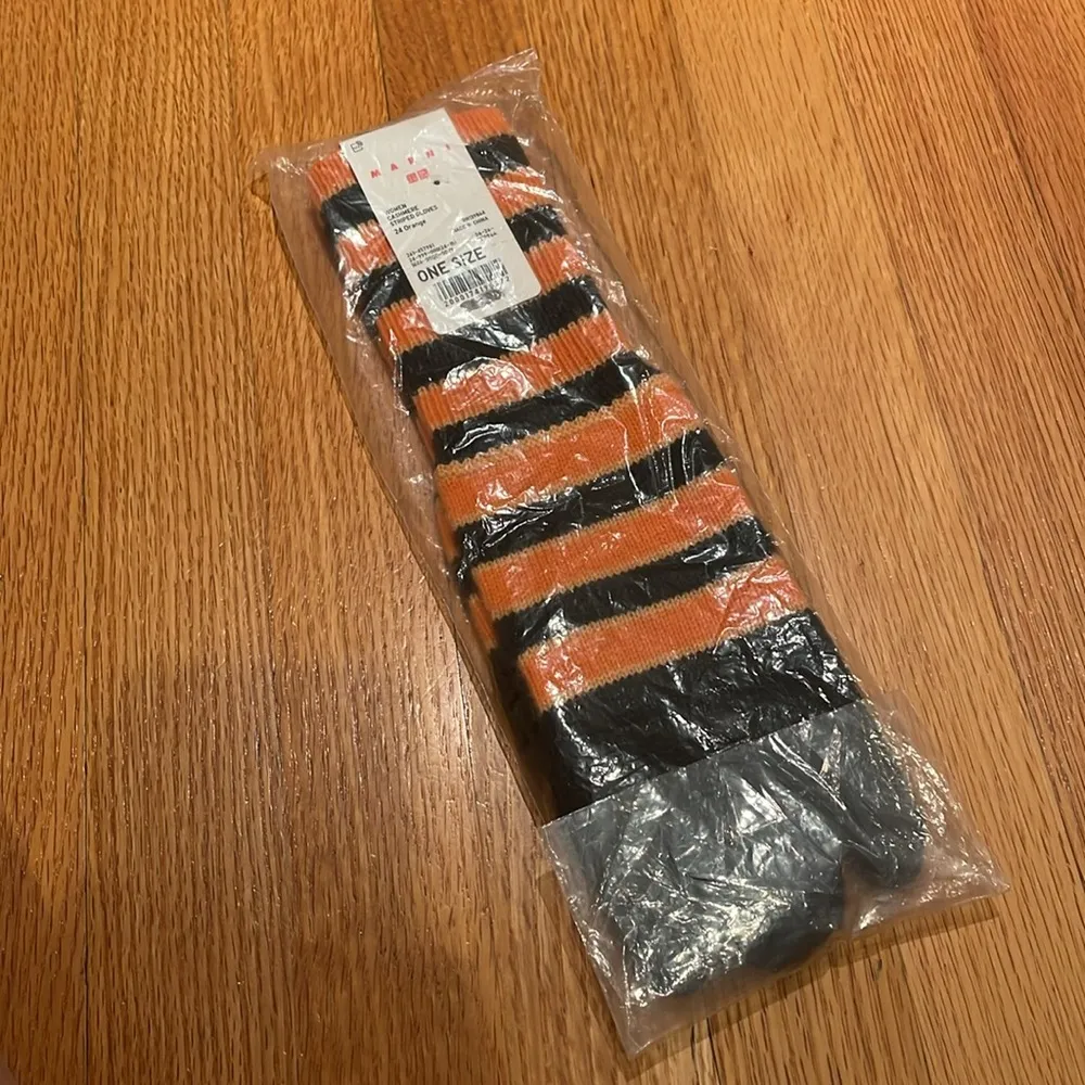 Uniqlo x Marni Cashmere Black and Orange Striped Gloves One Size - Image 2