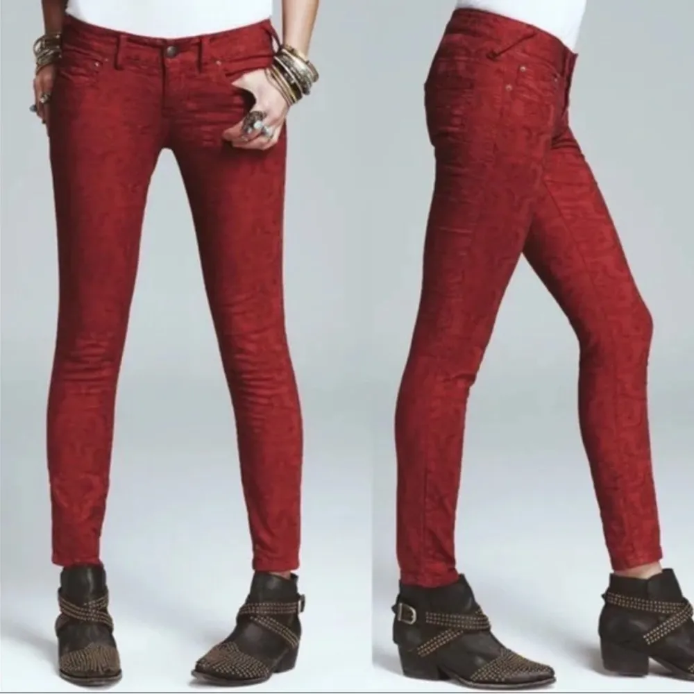 Free People Jacquard Cranberry Jeans Size 26 - Image 3
