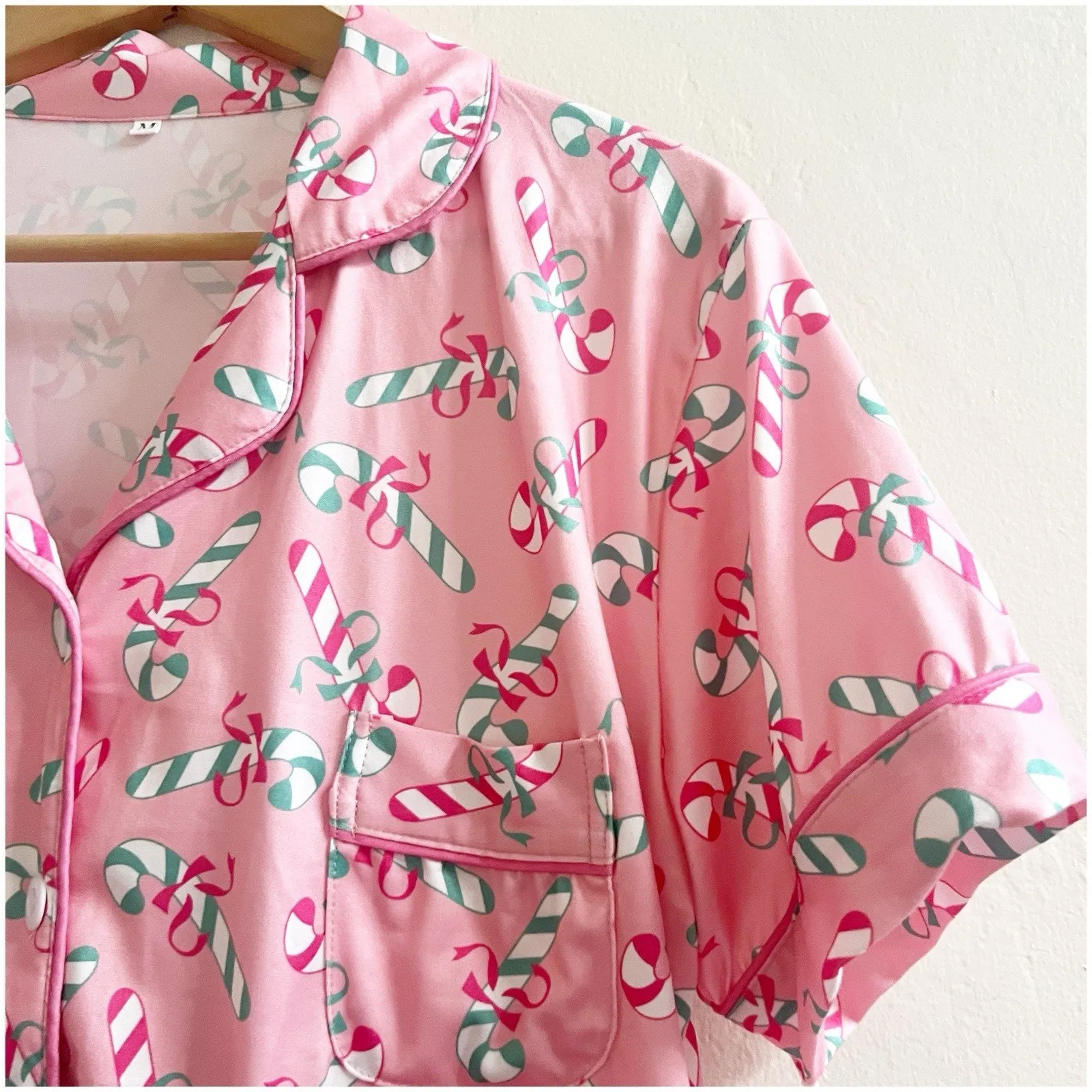 Candy Cane Pajama Set Collared Button Front & Shorts Size Medium Pink Holiday - Image 8