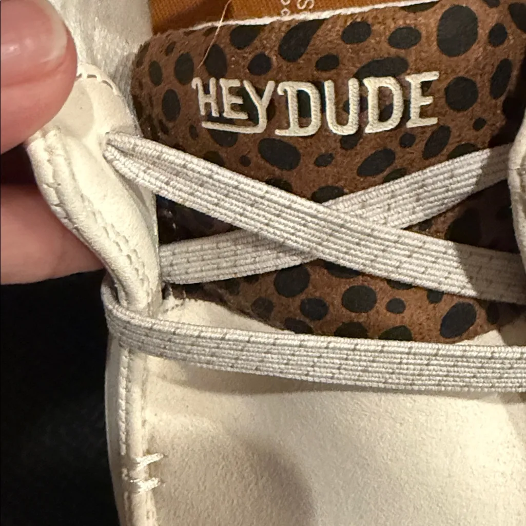 NWD Hey Dude Wendy Dudesole+ WOMENS 9  Cream Loafers with Brown Accents - Image 2