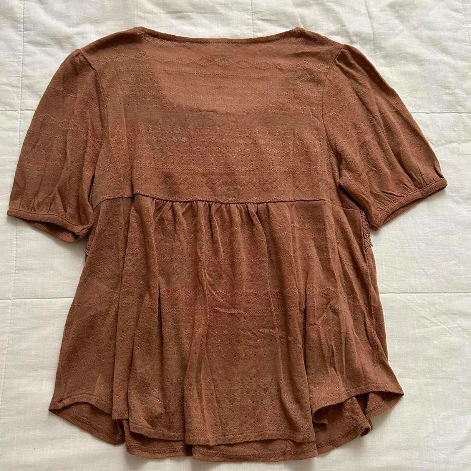 Axes Femme Orange Brown lace top with short sleeves and button detail Size M - Image 5