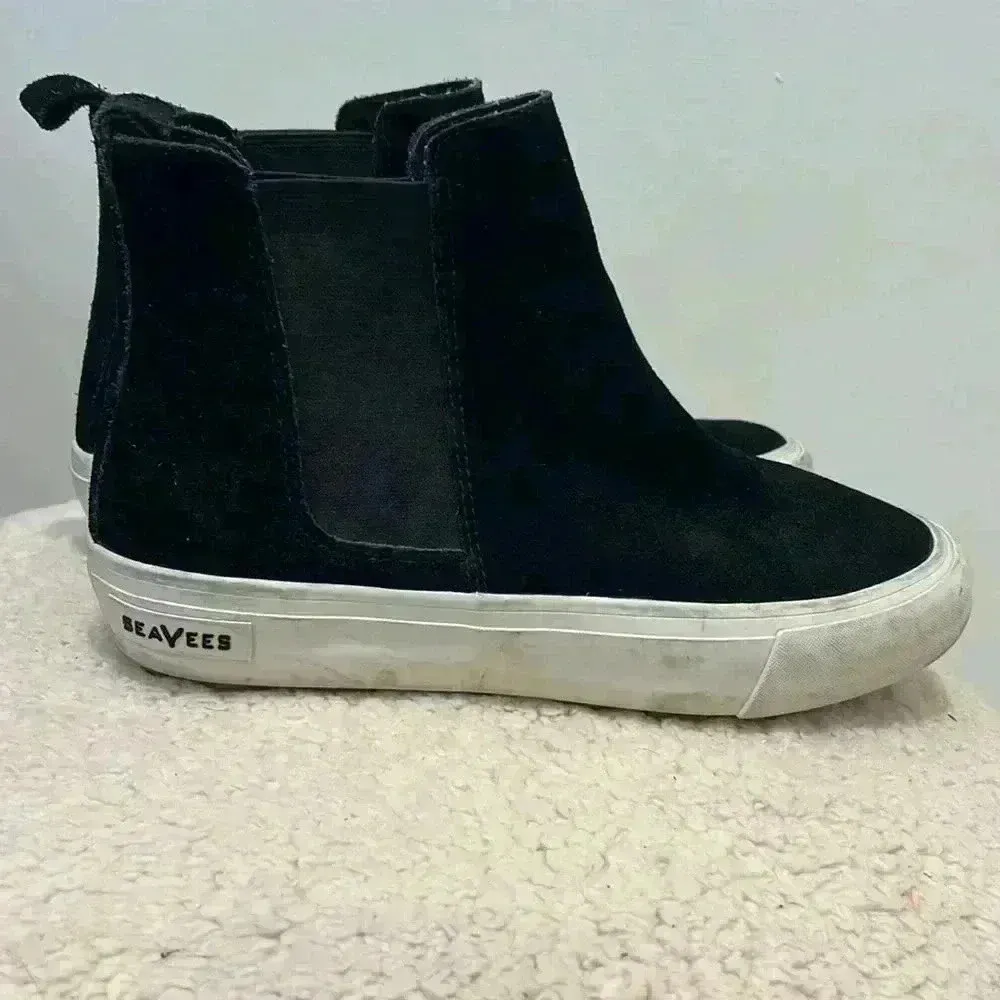 SeaVees black Laguna Chelsea boot suede size 8. - Image 4