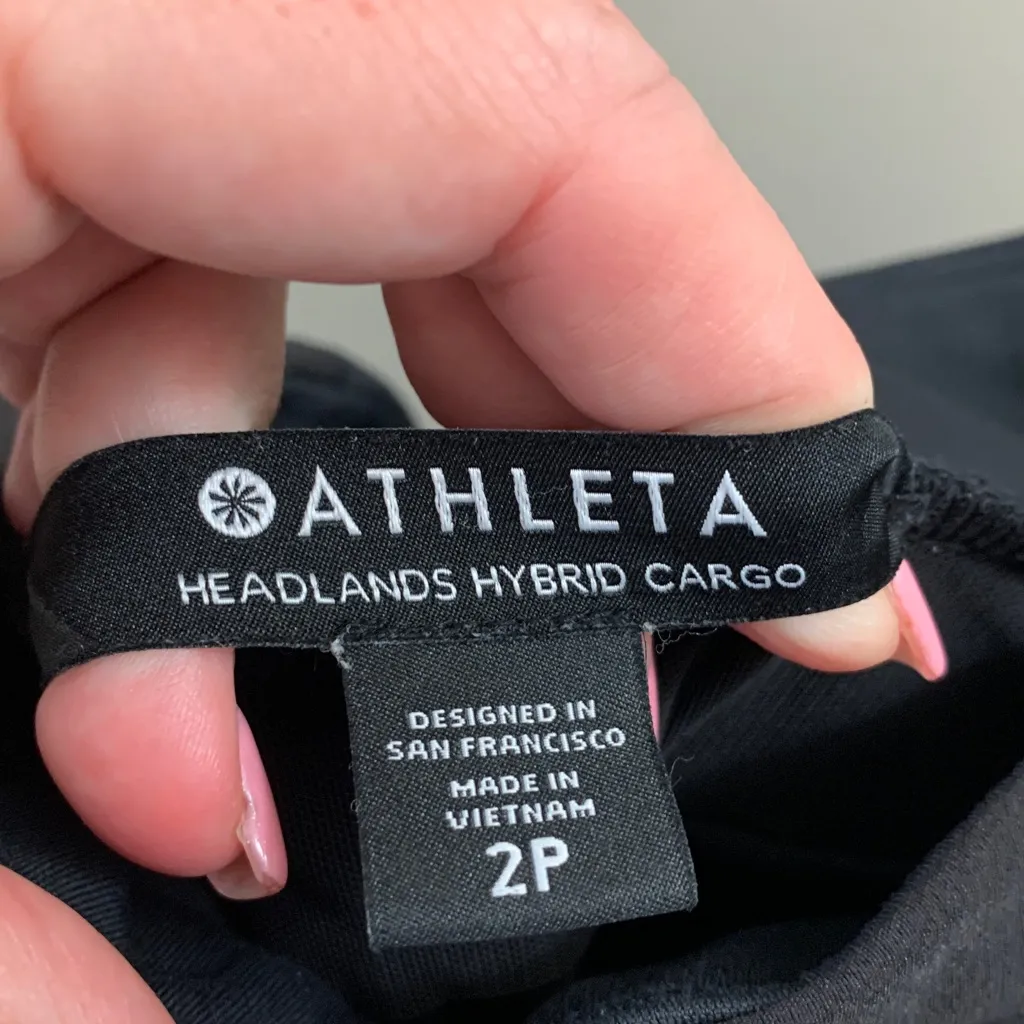 Athleta Black Headlands Hybrid Cargo Black Leggings - Image 4