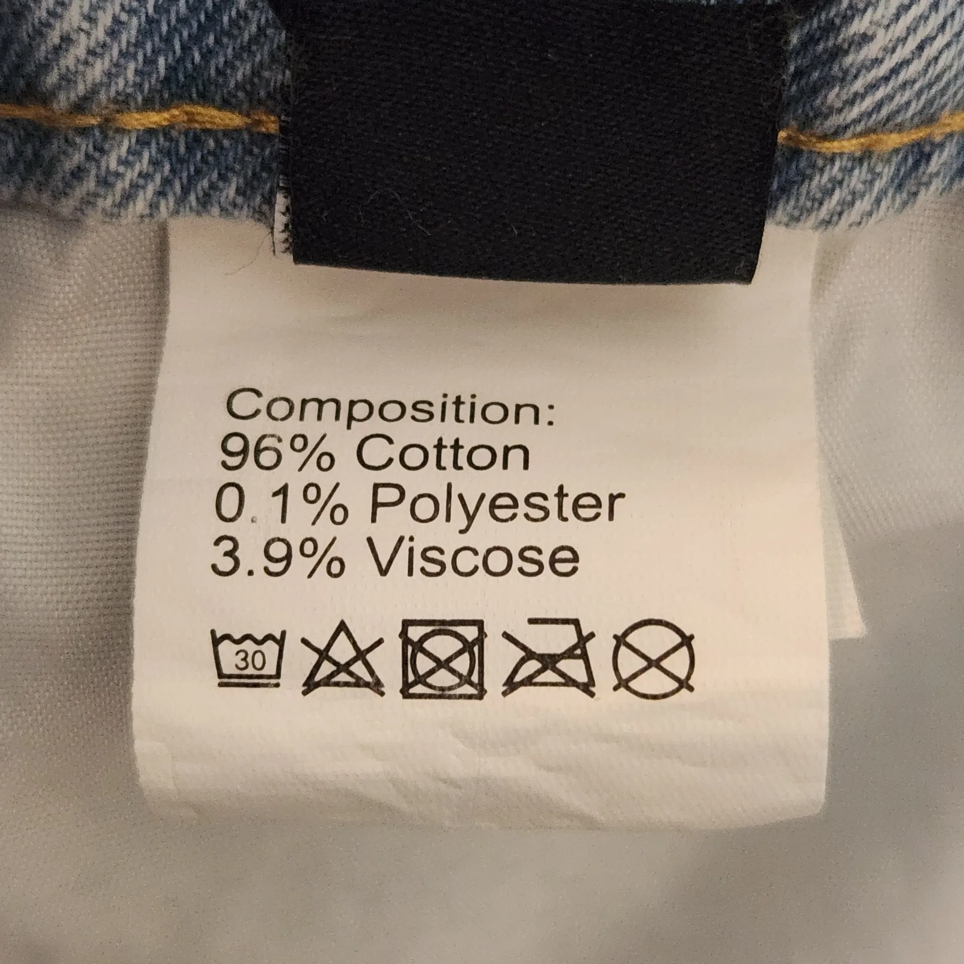 Shein Distressed Women's Jean Shorts NWT Size Large Light Wash Denim Shorts - Image 8