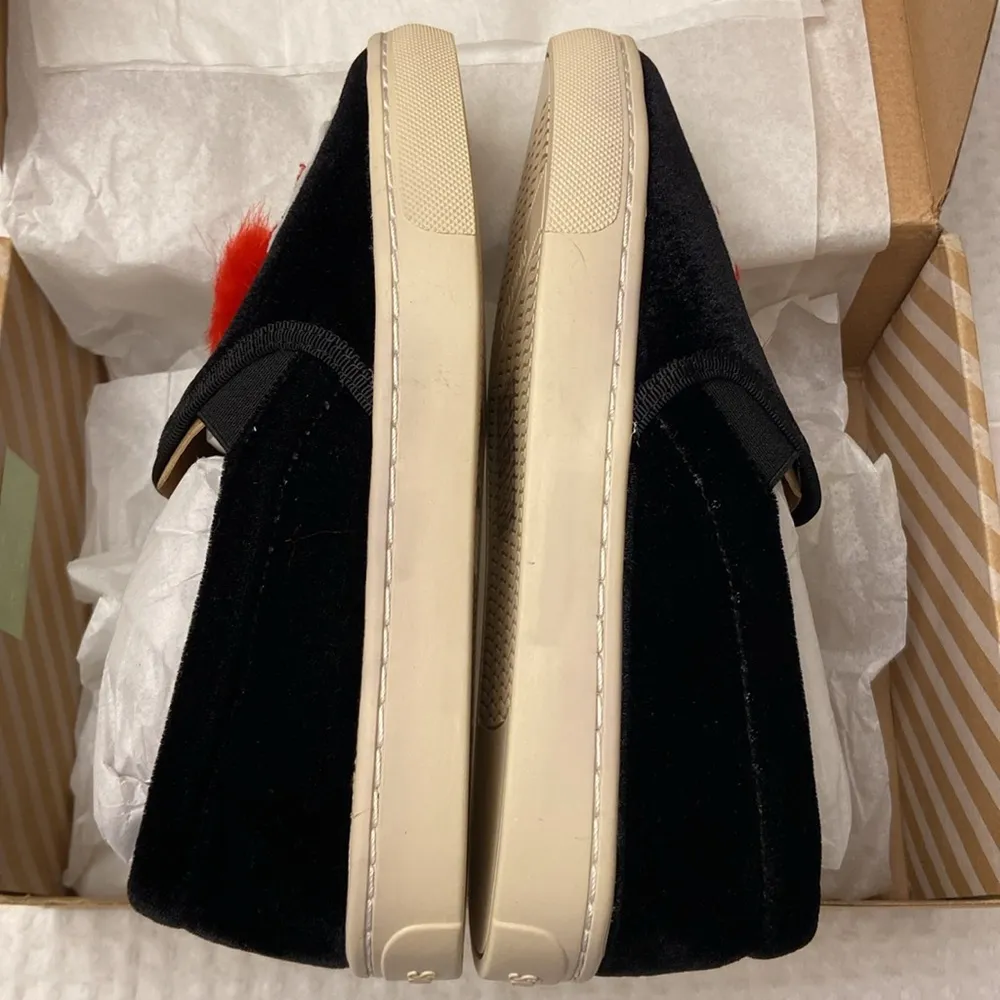 NEW! SOLUDOS Size 5 BLACK Velvet Show Pony Sneakers Shoes - Image 7