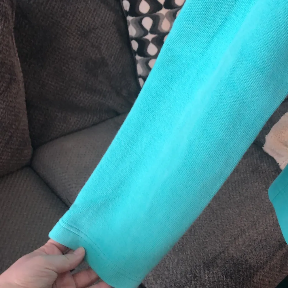 LAST CHANCE 💄 Kirkland Zip Up Sweatshirt, size Large - Image 3