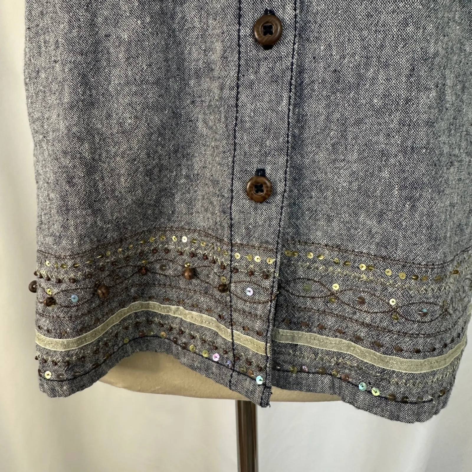 Coppagallo Linen Blend Outfit Set Embellished‎ Details Capris Medium Blouse Gray - Image 4