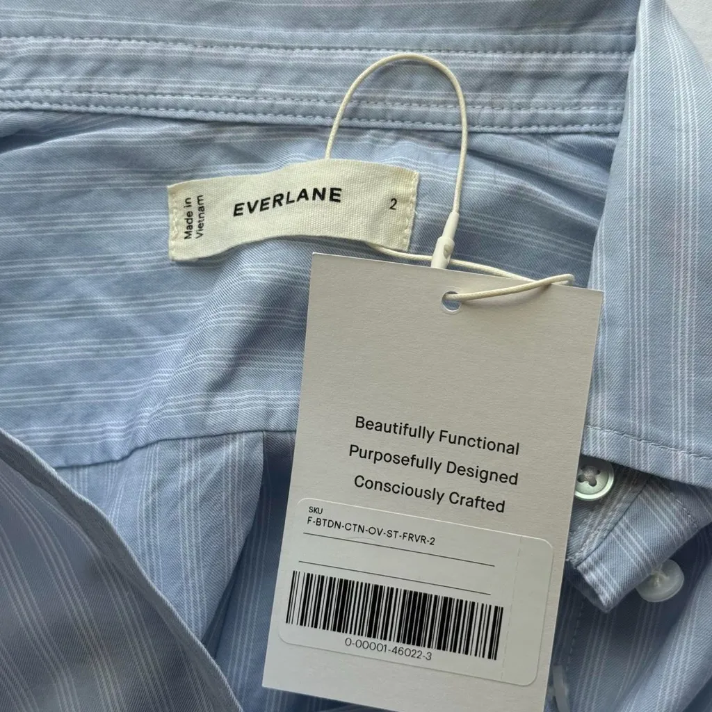 Everlane The Must-Have Shirt in Silky Cotton in Forever Blue/Optic White, size 2 - Image 8