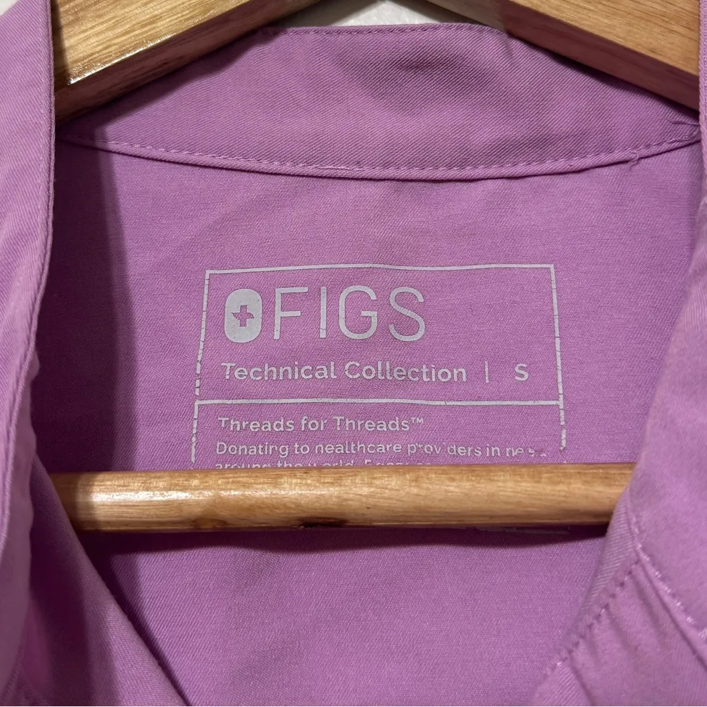 FIGS Lavender Long Sleeve Rafaela Top Size Small Scrub - Image 3