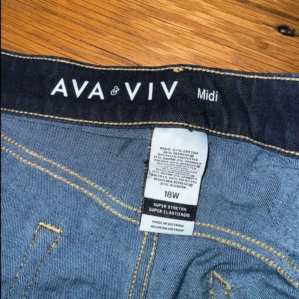 Ava & Viv Midi Denim Jean Shorts Super Stretch Dark Wash Size 18W NWOT - Image 4