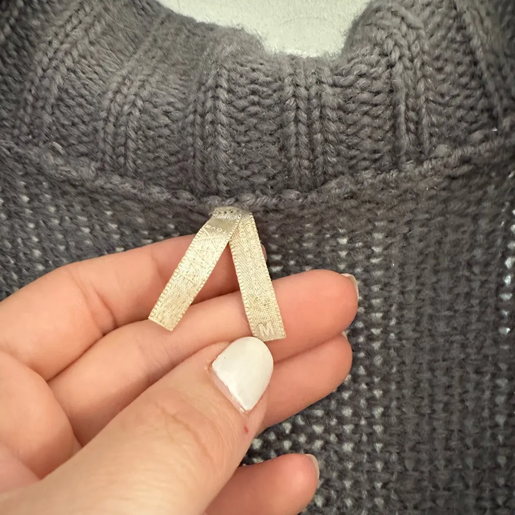 Chic Gray Knit Cardigan with Belt Size M - Image 3