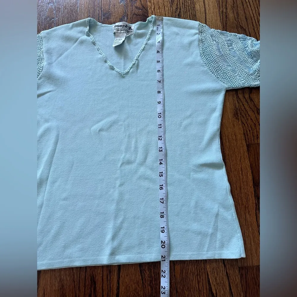 🦋 Women’s Joseph A. Crochet Sleeve Top large - Image 9