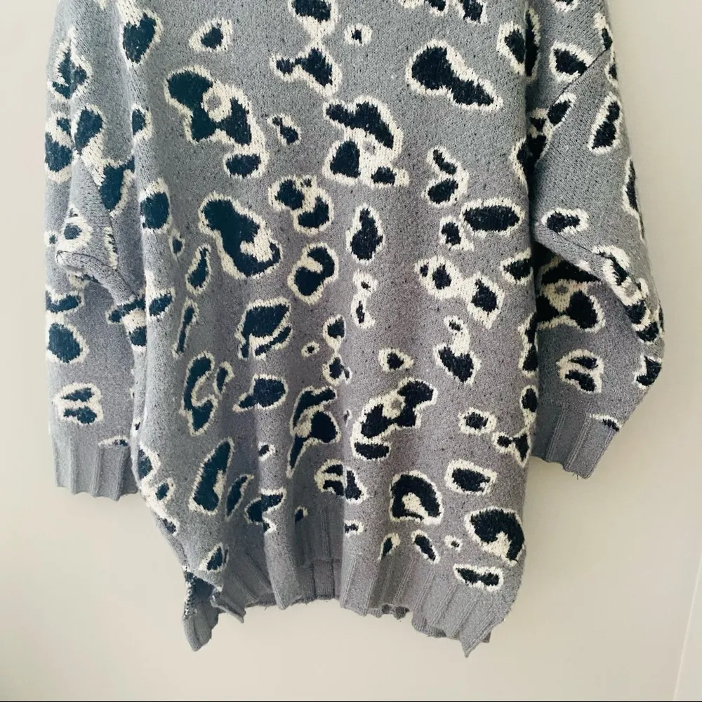 Button Up Leopard Print Cardigan Gray Sz M/L - Image 8